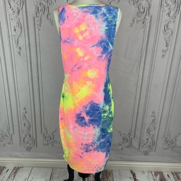 Vibrant Tie-Dye Sleeveless Midi Dress - Picture 5 of 8